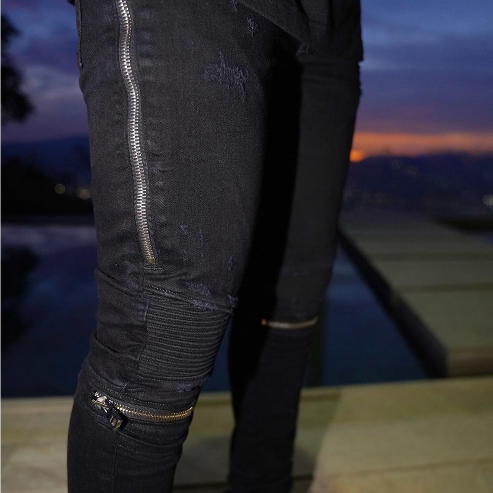 Size 32 amiri jeans with zippers
